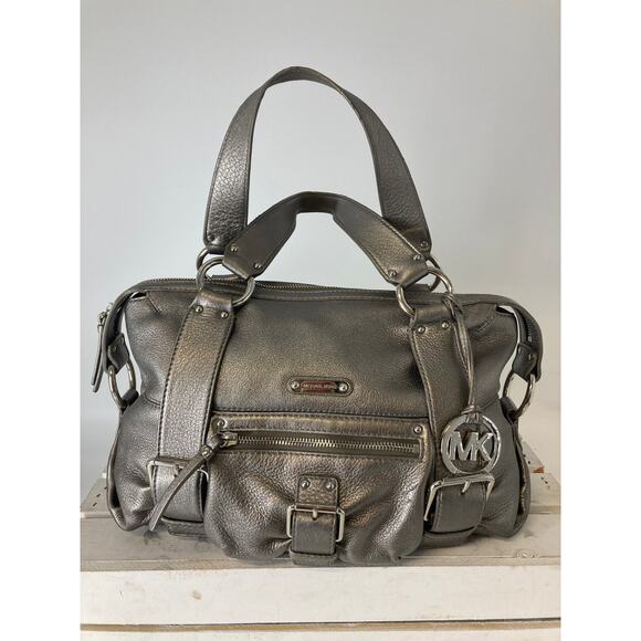 MICHAEL KORS, LARGE SILVER METALIC LEATHER HANDBAG (ASIS) - Picture 1 of 16
